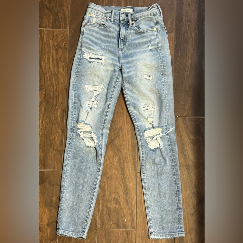 American Eagle AE77 High Rise Distressed Mom Jeans